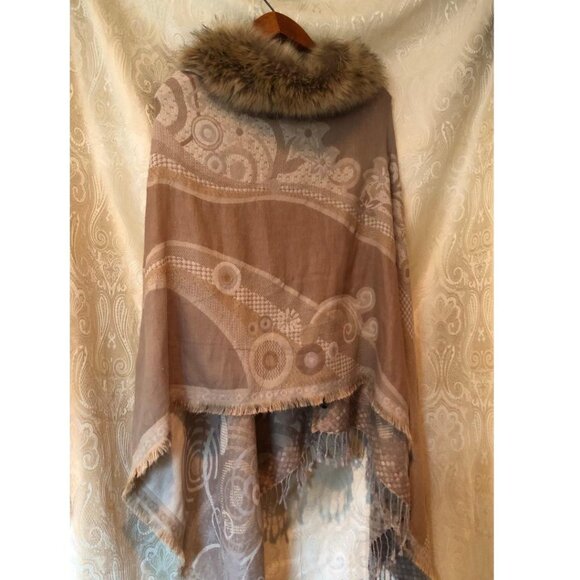 Eyeful, Tan/Beige, intricate design, wrap/shawl w/faux fur collar, One Size - Picture 4 of 10